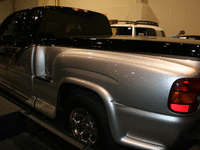 Image 16 of 19 of a 2000 CHEVROLET SILVERADO 1500