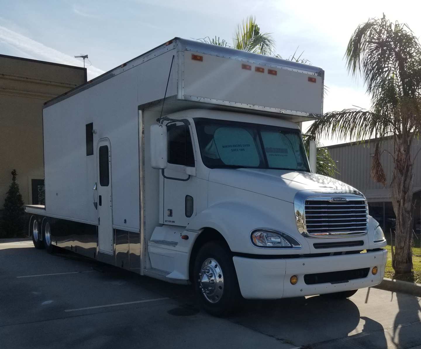 1st Image of a 2006 FREIGHTLINER COLUMBIA CL120