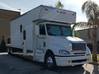 Image 2 of 31 of a 2006 FREIGHTLINER COLUMBIA CL120