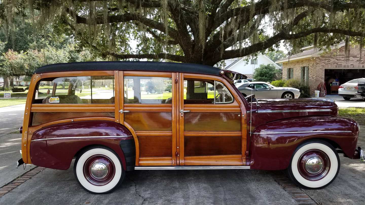 2nd Image of a 1947 FORD SUPER DELUXE