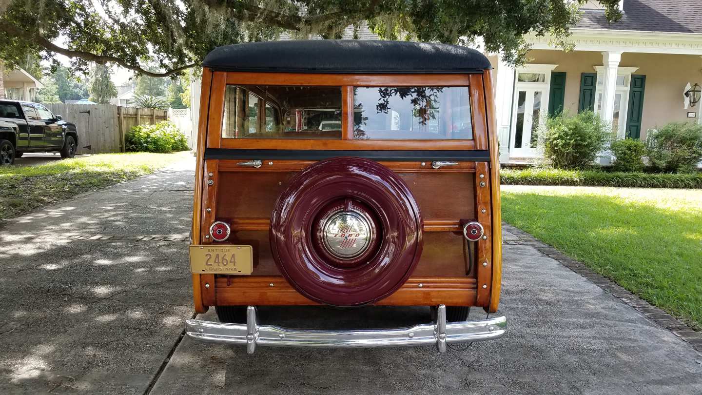 3rd Image of a 1947 FORD SUPER DELUXE