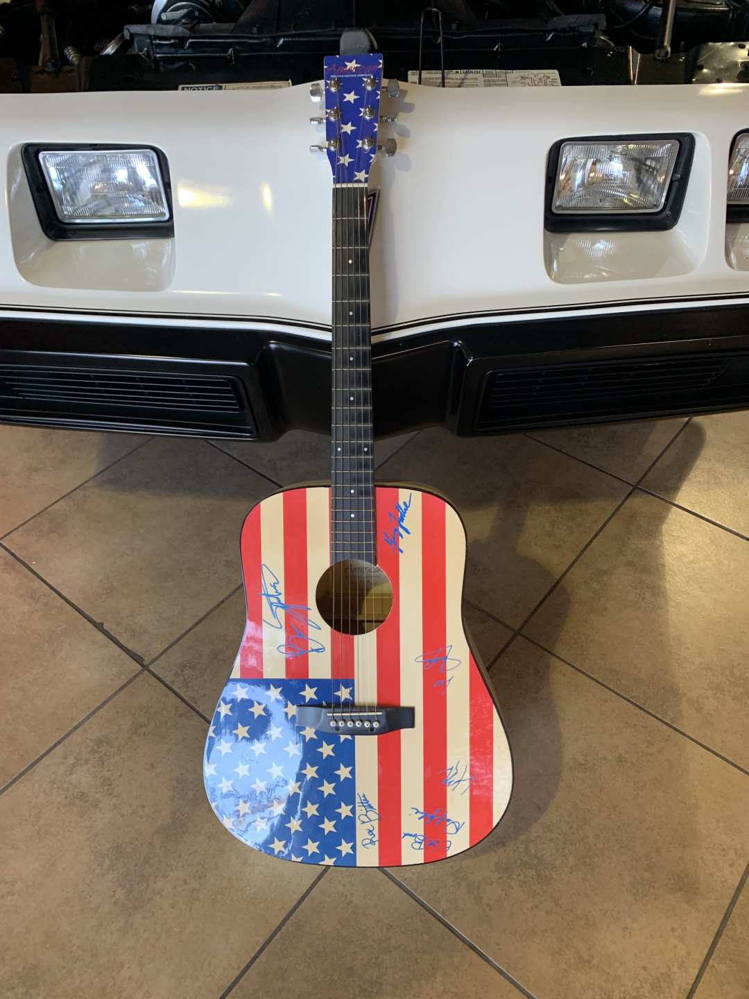2nd Image of a N/A BRUCE SPRINGSTEEN GUITAR