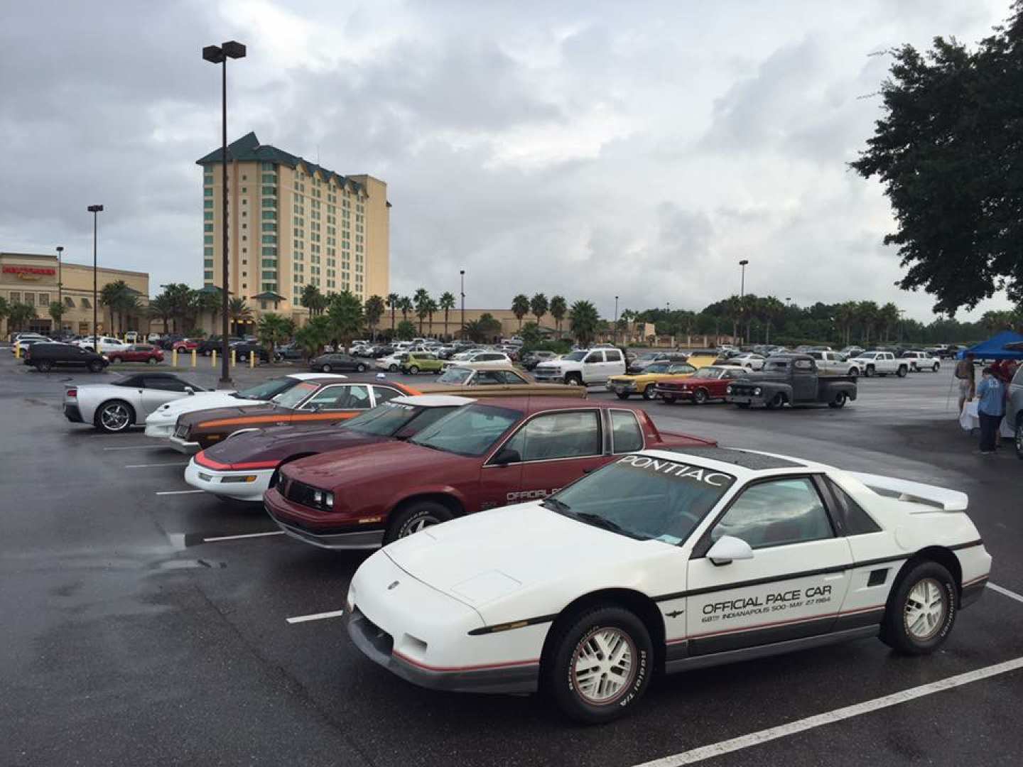 1st Image of a 1984 PONTIAC FIERO SE