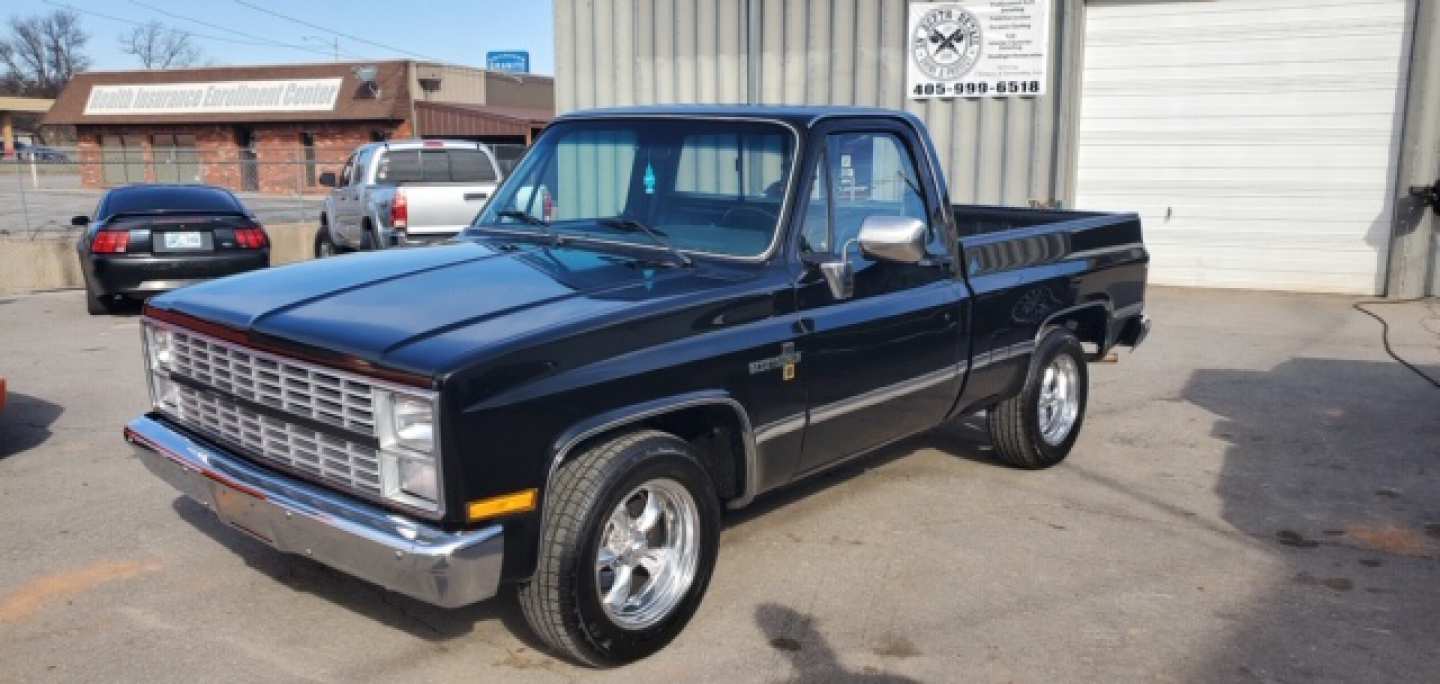 1st Image of a 1984 CHEVROLET C10