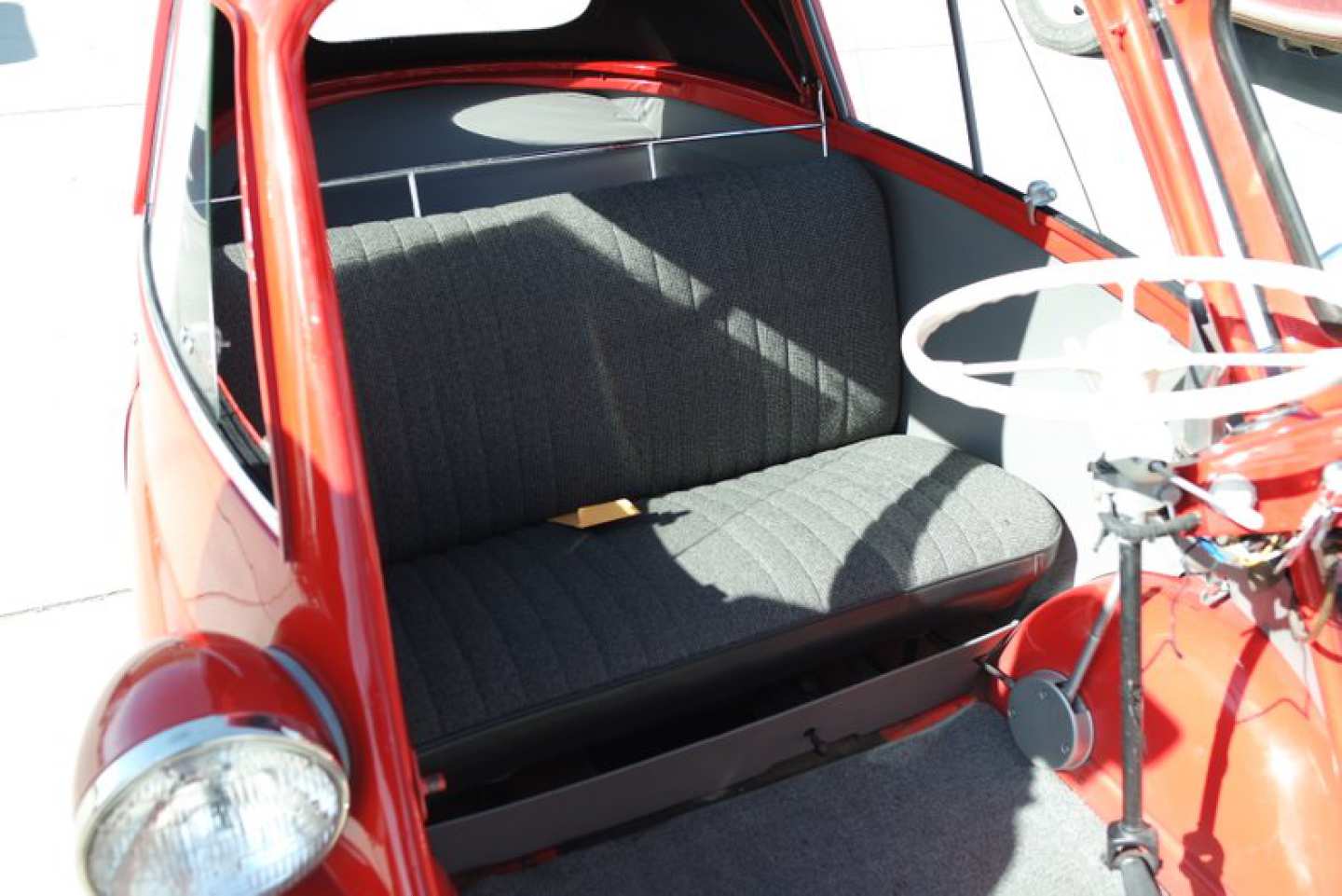 2nd Image of a 1958 BMW ISETTA