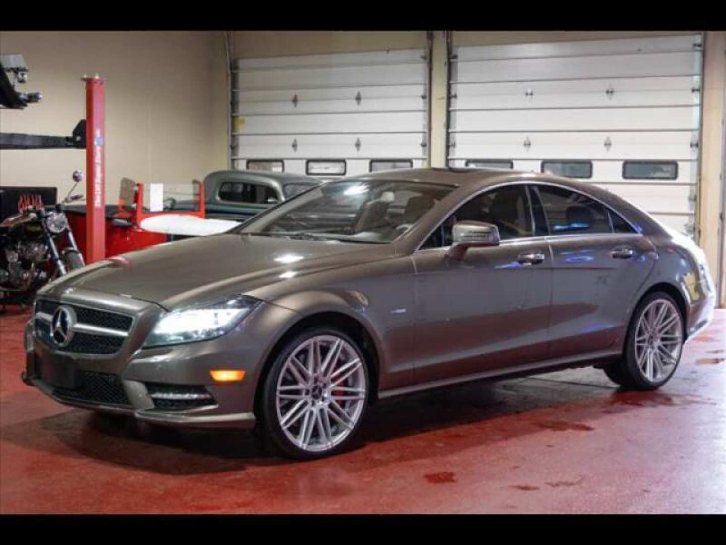 1st Image of a 2012 MERCEDES-BENZ CLS-CLASS CLS550