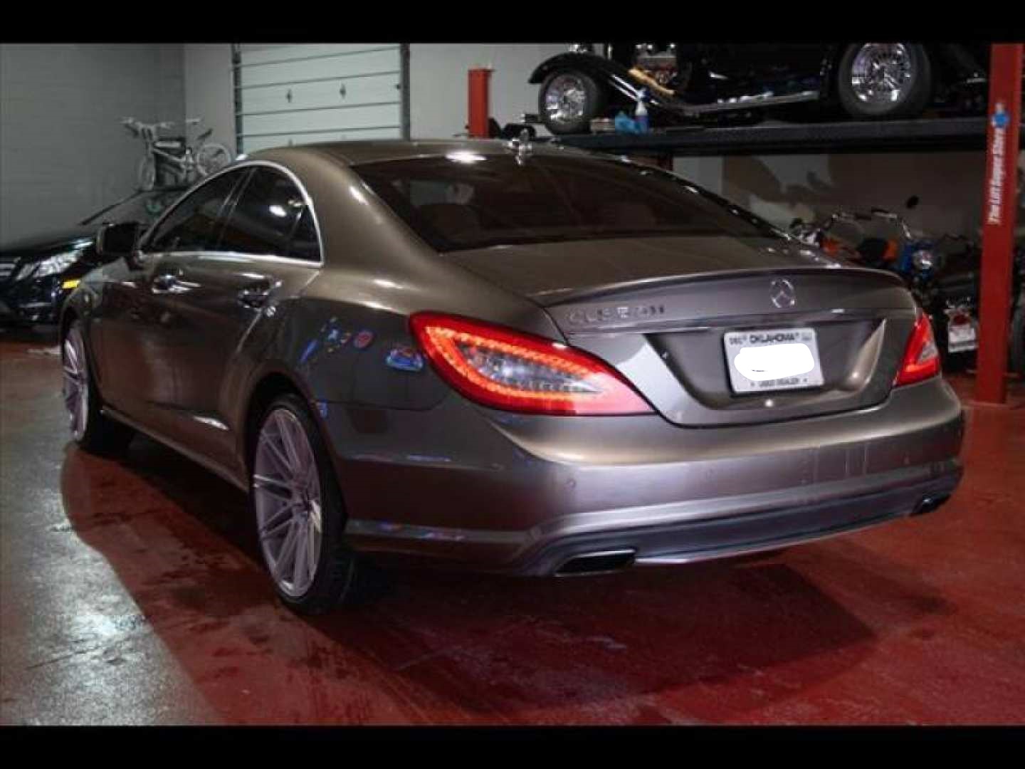 3rd Image of a 2012 MERCEDES-BENZ CLS-CLASS CLS550