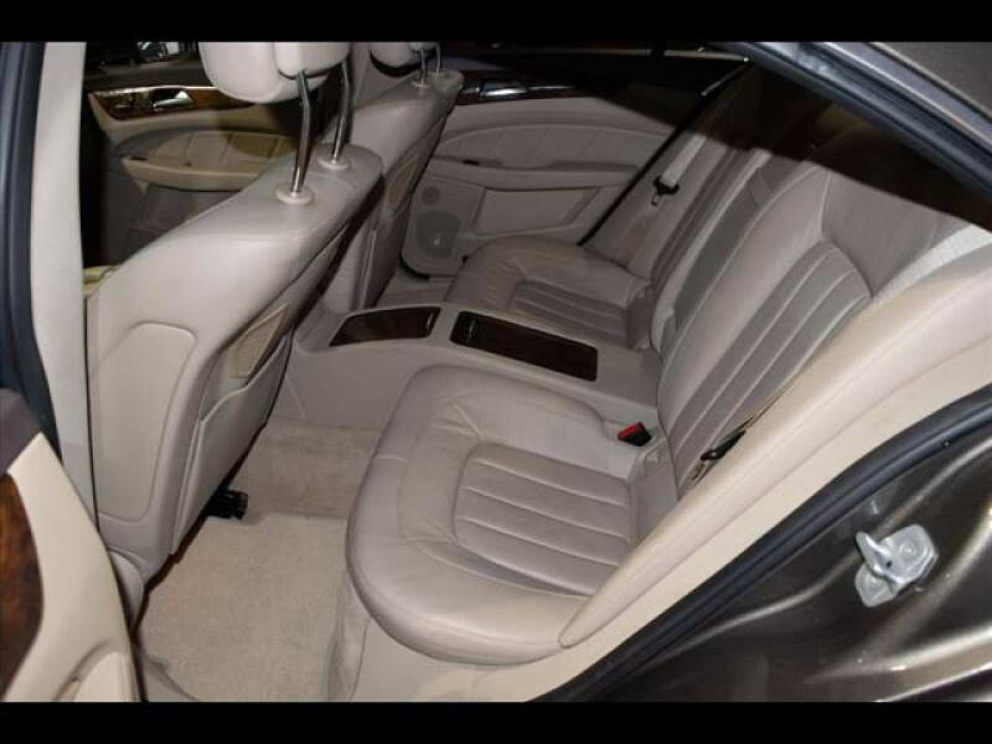 14th Image of a 2012 MERCEDES-BENZ CLS-CLASS CLS550