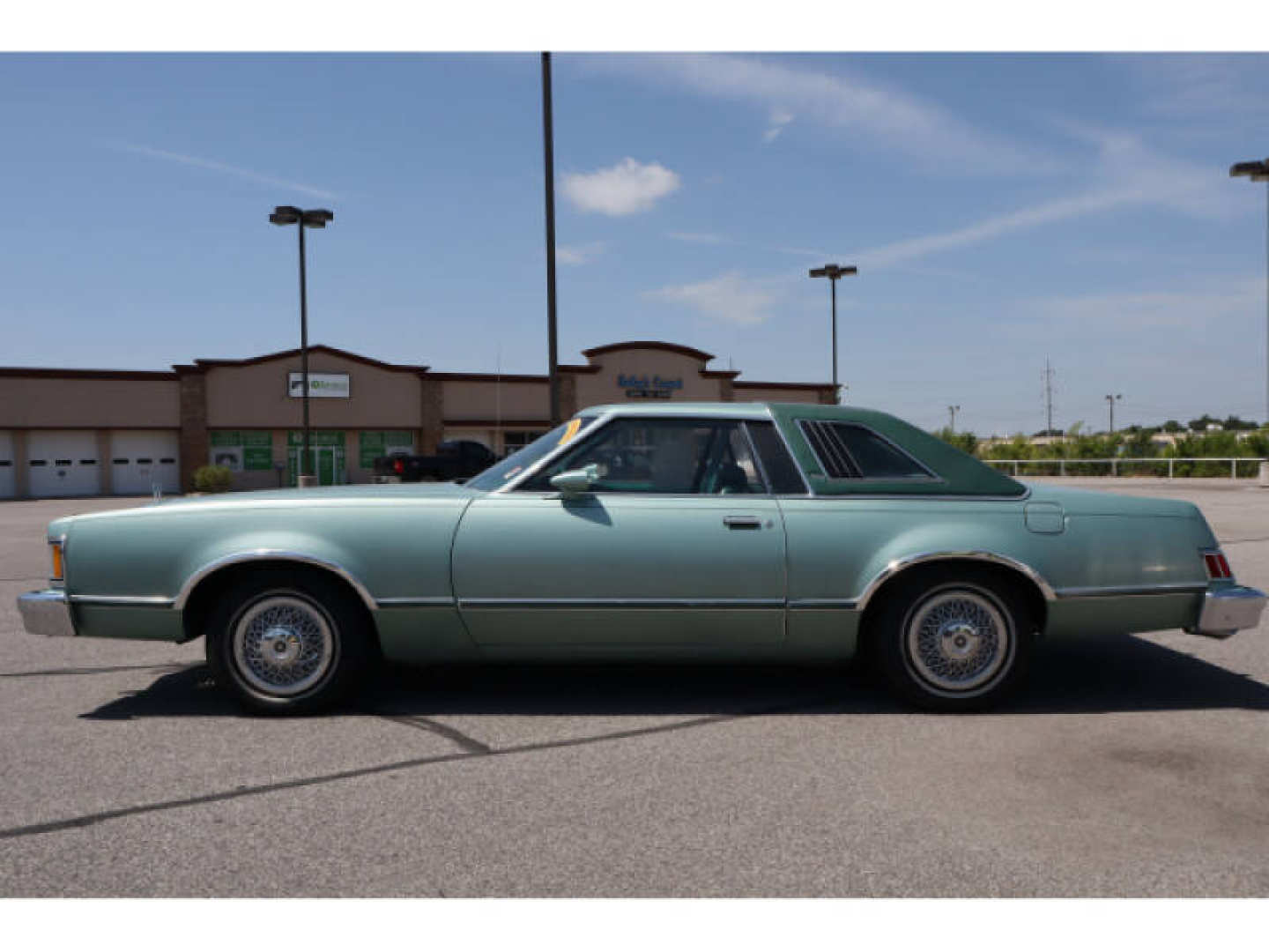 2nd Image of a 1977 MERCURY COUGAR