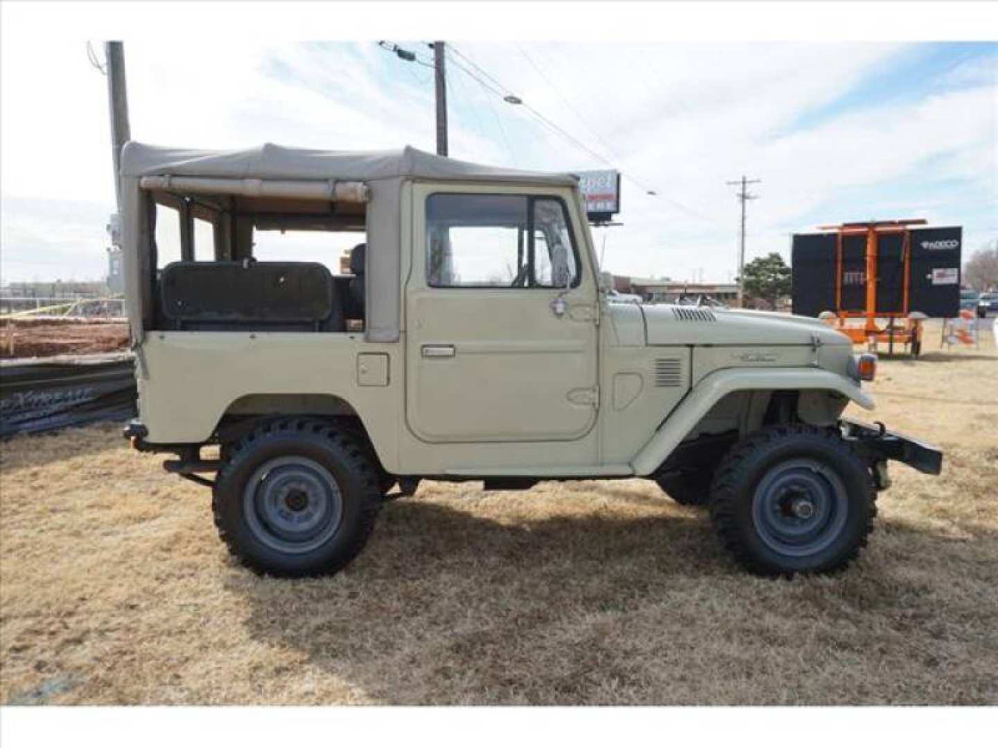4th Image of a 1983 TOYOTA LANDCRUISER