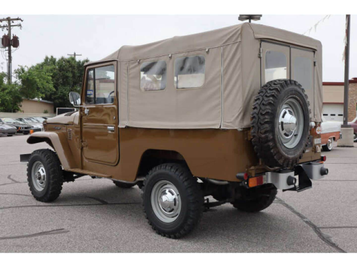 2nd Image of a 1980 TOYOTA FJ43