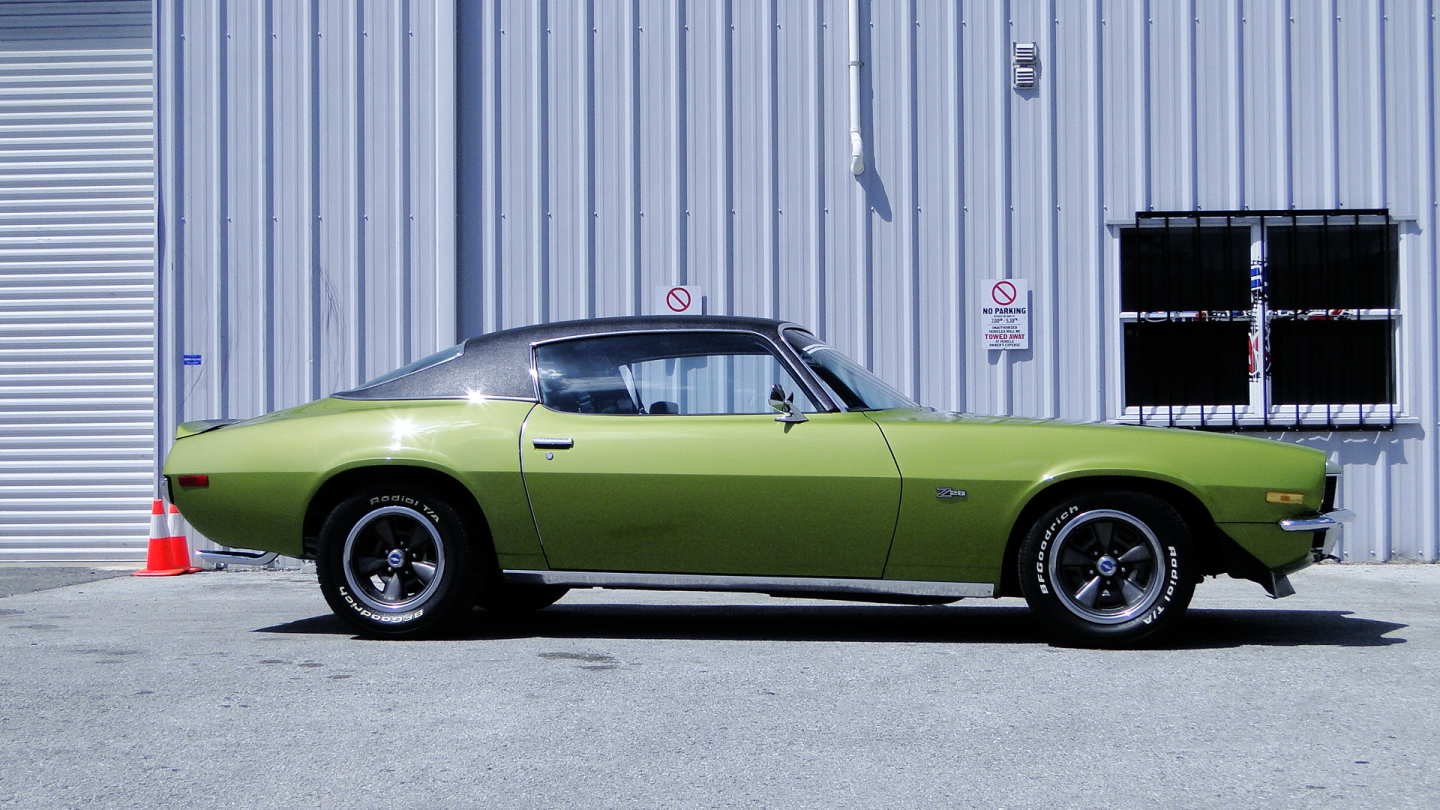 2nd Image of a 1970 CHEVROLET CAMARO Z28