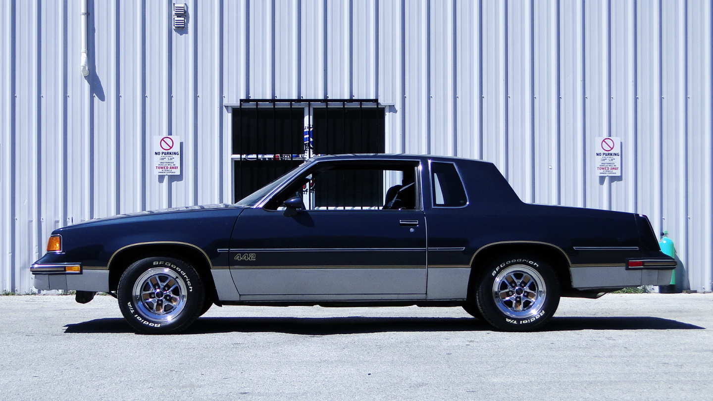 3rd Image of a 1987 OLDSMOBILE 442