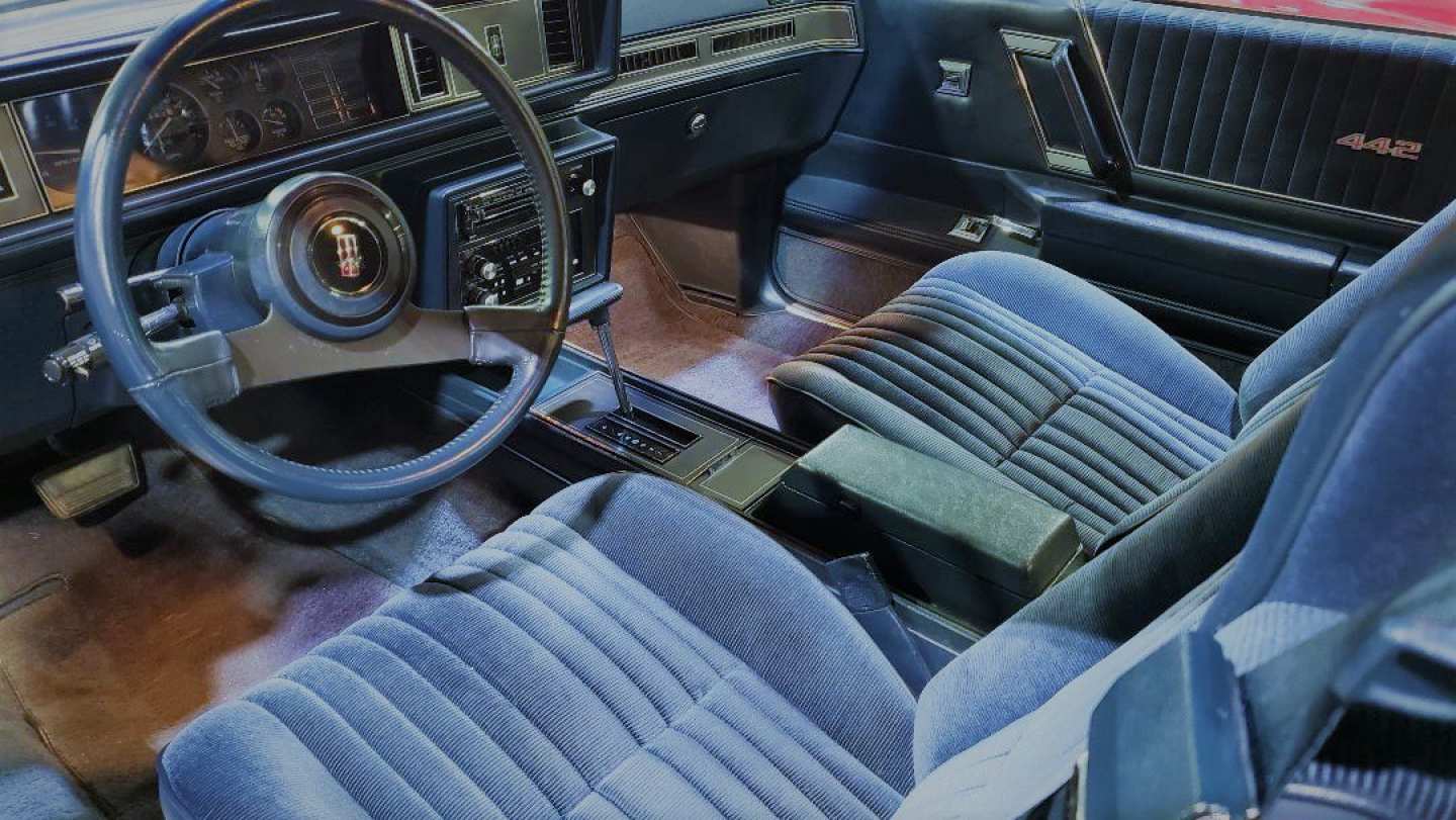 4th Image of a 1987 OLDSMOBILE 442