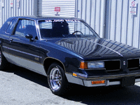Image 1 of 8 of a 1987 OLDSMOBILE 442