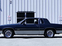 Image 4 of 8 of a 1987 OLDSMOBILE 442