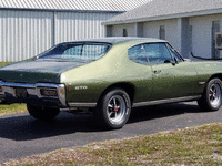 Image 3 of 10 of a 1968 PONTIAC GTO