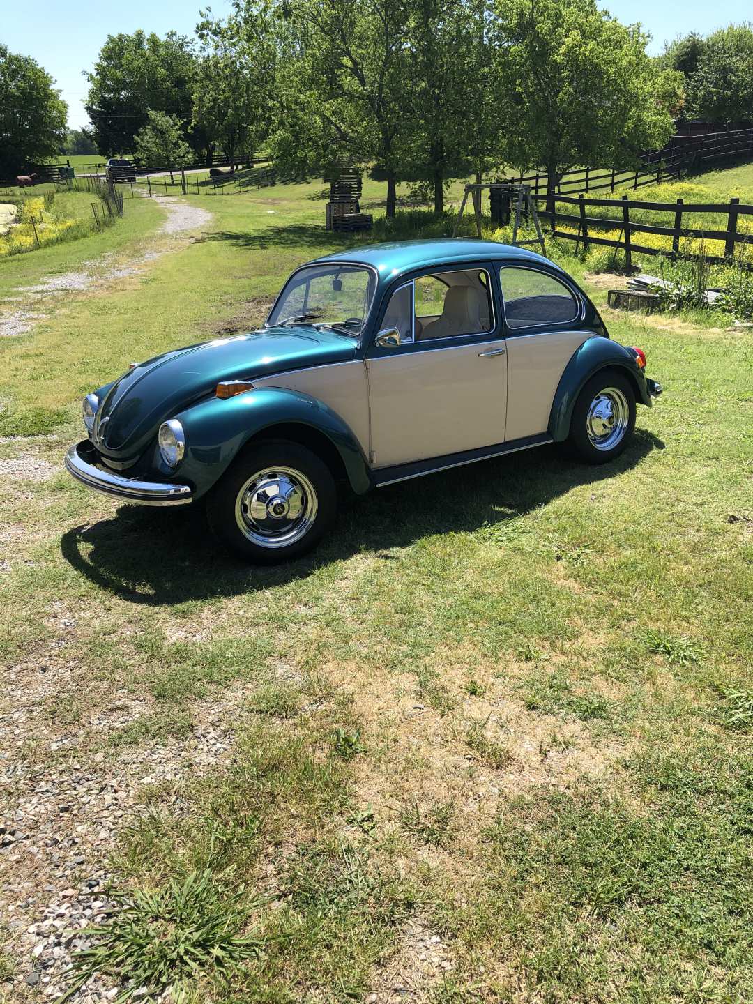 2nd Image of a 1971 VOLKSWAGEN SUPER BEETLE