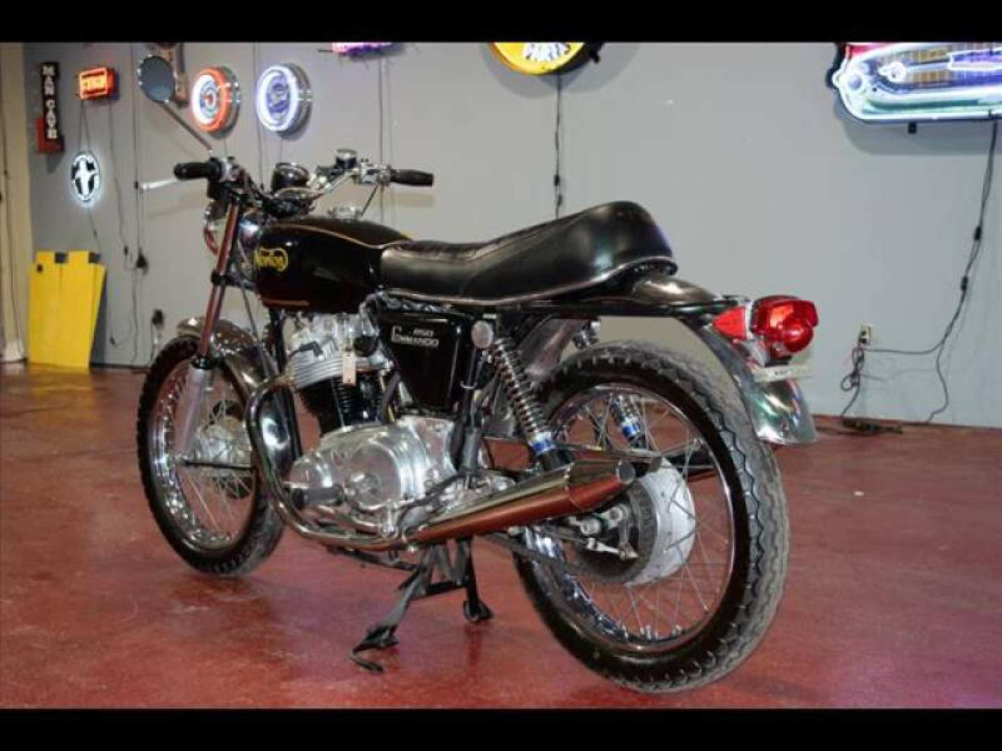 2nd Image of a 1974 NORTON COMMANDO