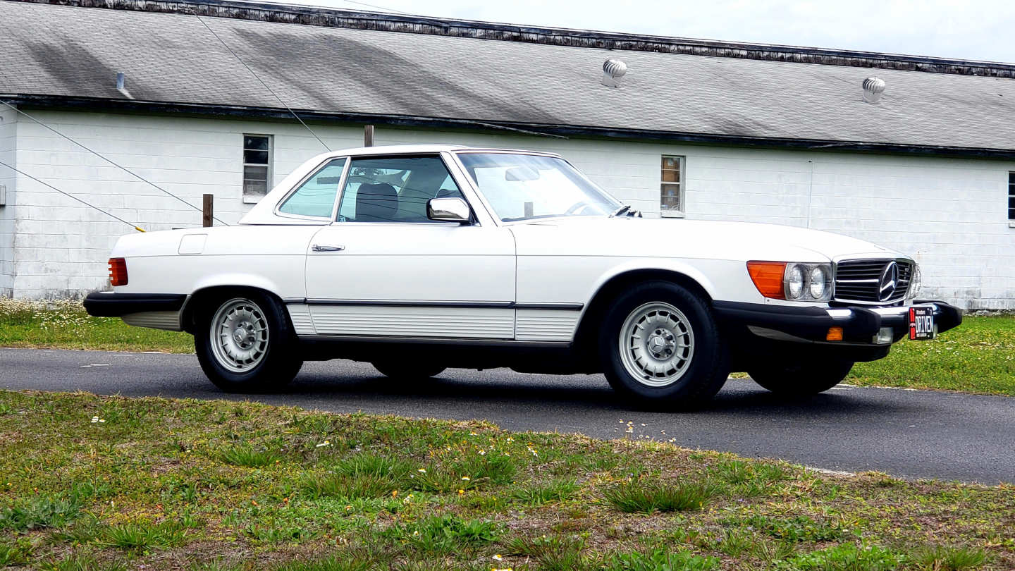 2nd Image of a 1984 MERCEDES-BENZ 380 380SL