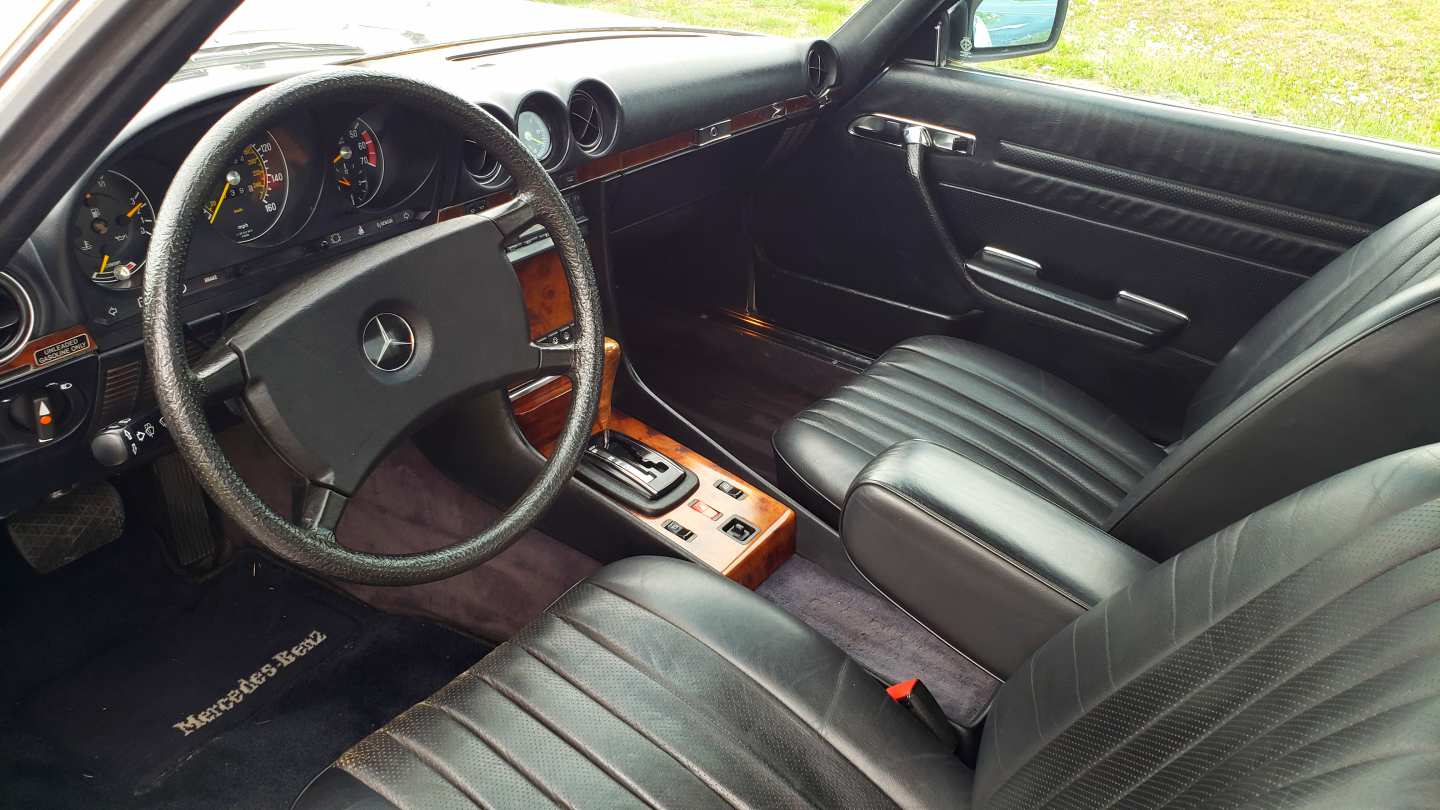 3rd Image of a 1984 MERCEDES-BENZ 380 380SL