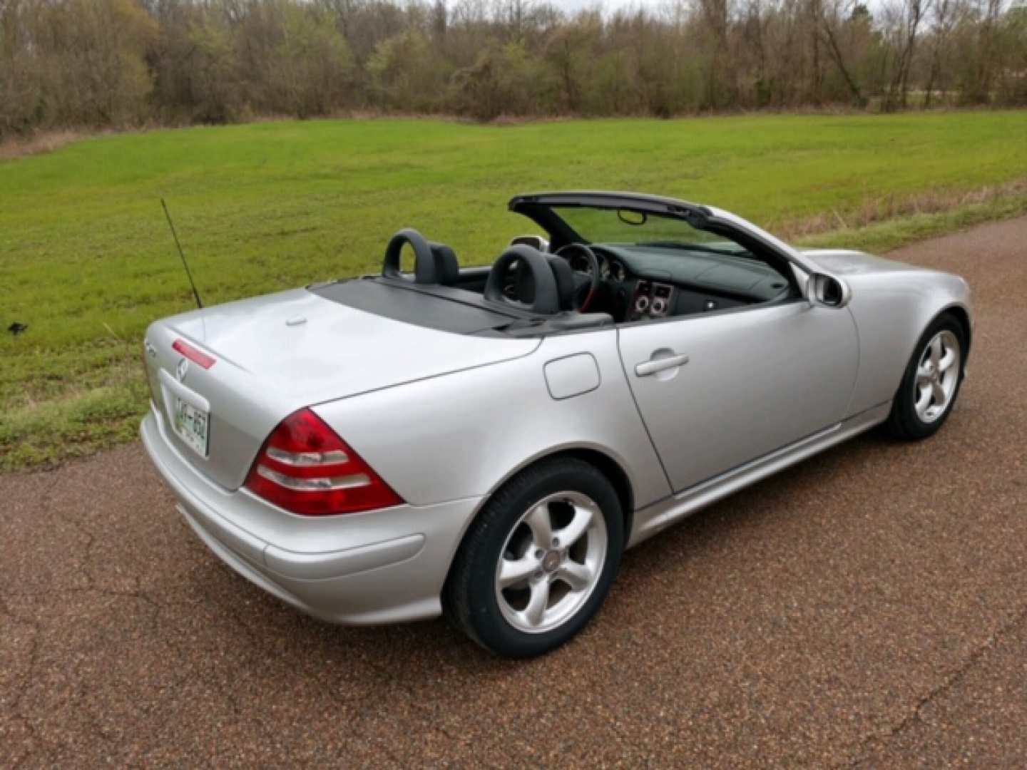 2nd Image of a 2001 MERCEDES-BENZ SLK-CLASS SLK320