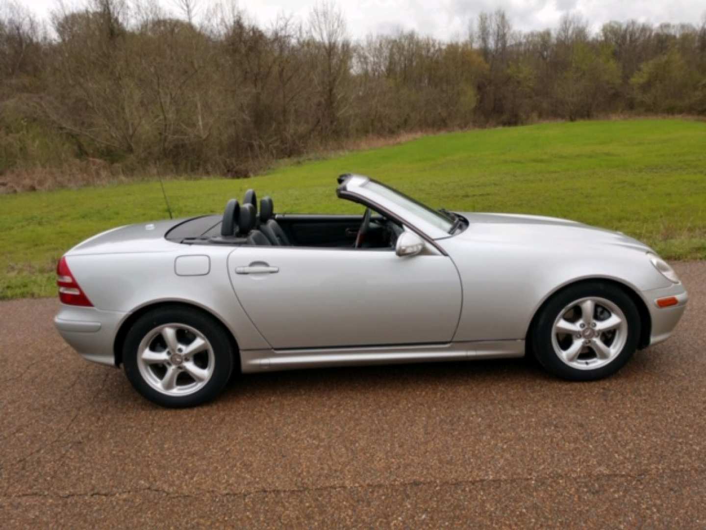 3rd Image of a 2001 MERCEDES-BENZ SLK-CLASS SLK320