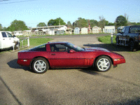 Image 3 of 23 of a 1989 CHEVROLET CORVETTE