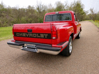Image 3 of 19 of a 1972 CHEVROLET C10