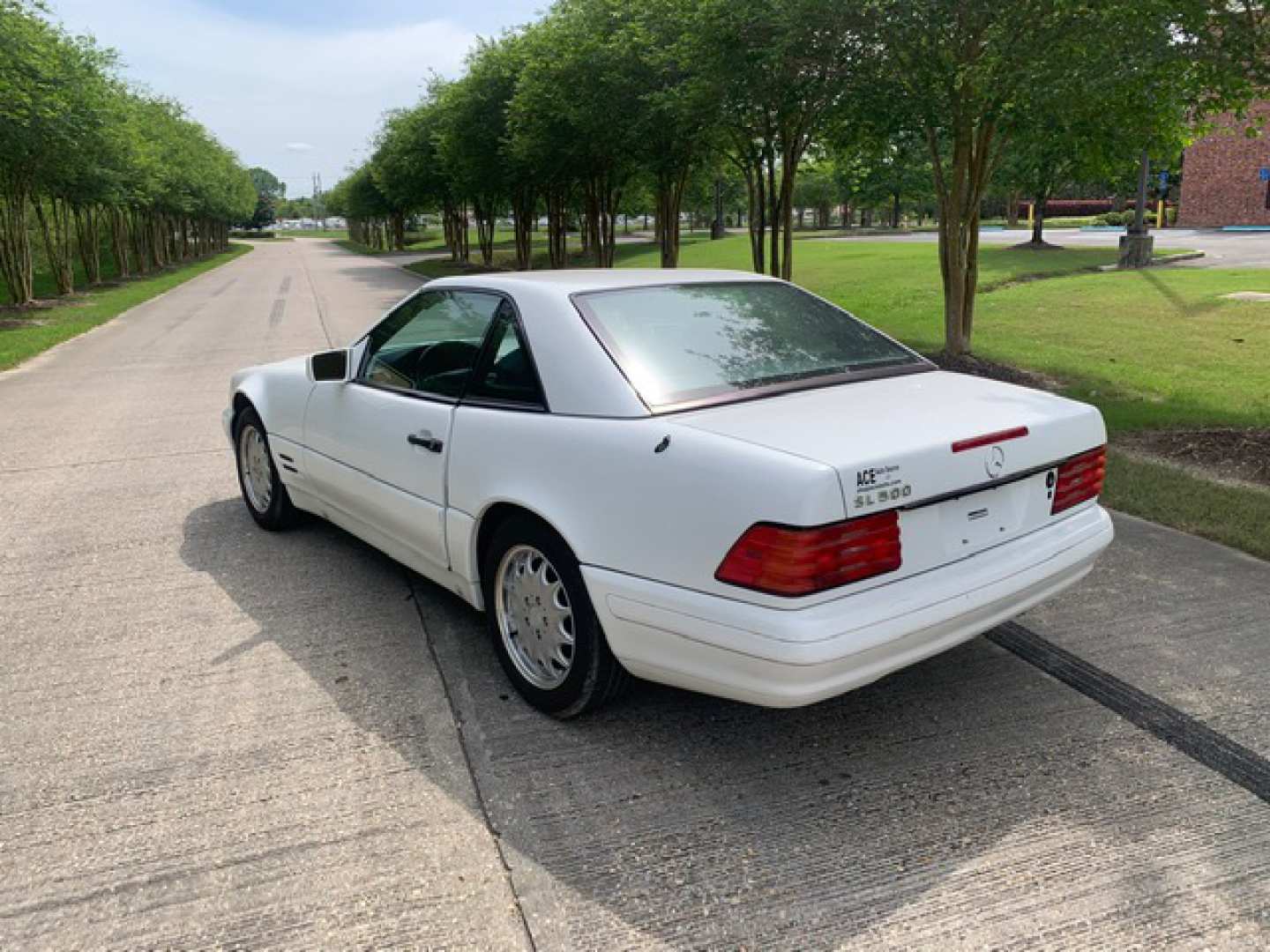 3rd Image of a 1997 MERCEDES-BENZ SL-CLASS SL500