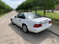 Image 4 of 6 of a 1997 MERCEDES-BENZ SL-CLASS SL500