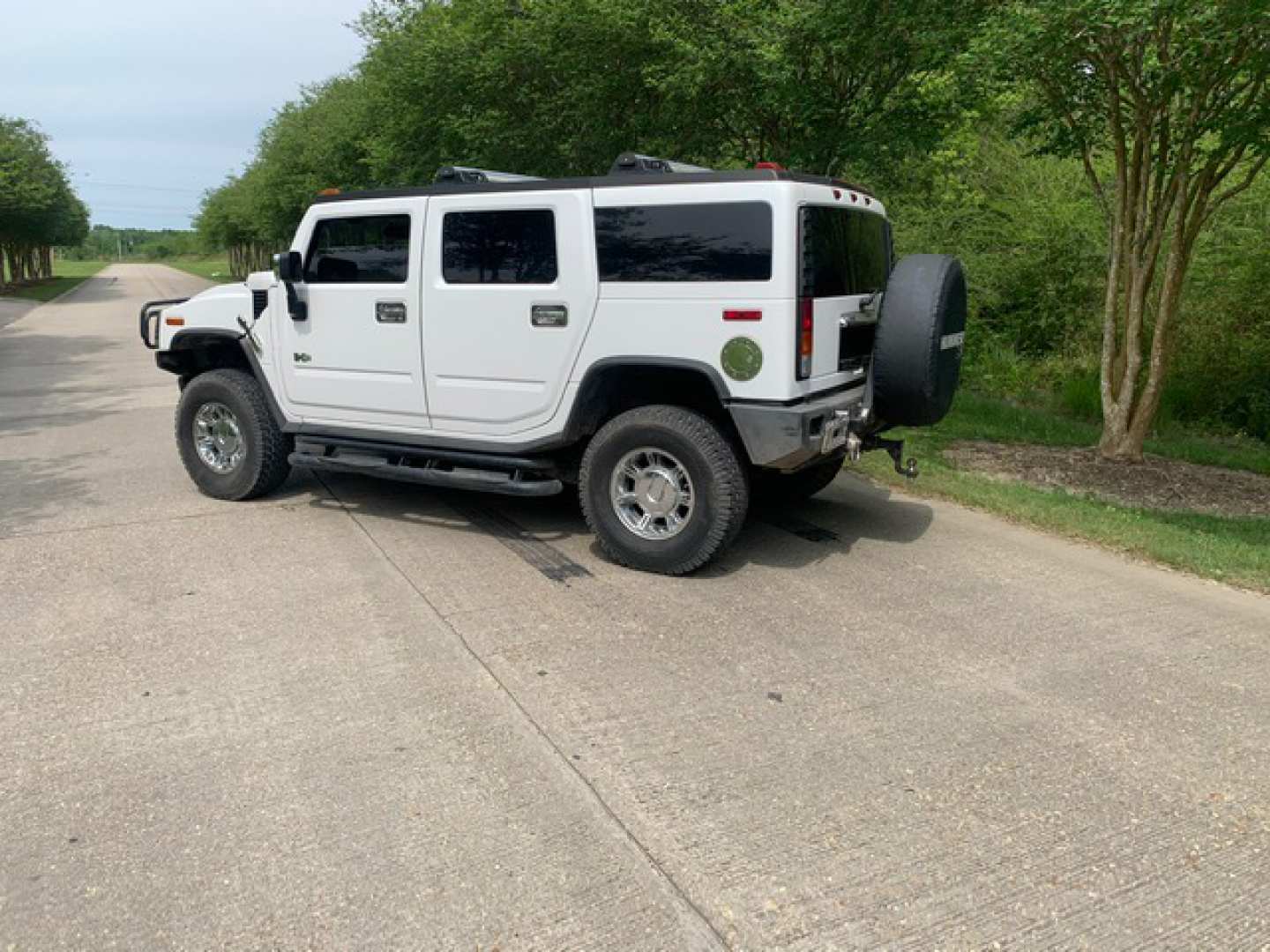 1st Image of a 2004 HUMMER H2