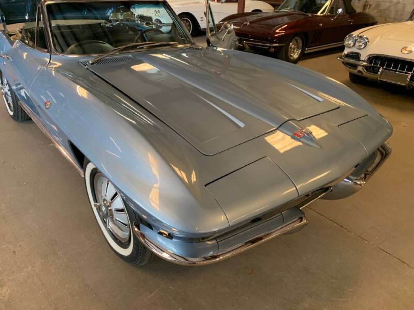 2nd Image of a 1964 CHEVROLET CORVETTE