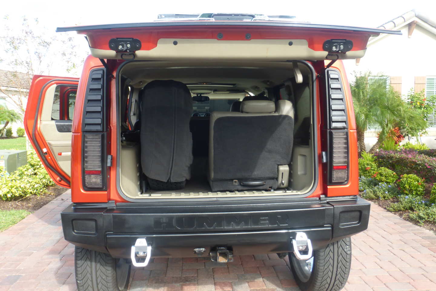 4th Image of a 2003 HUMMER H2 3/4 TON