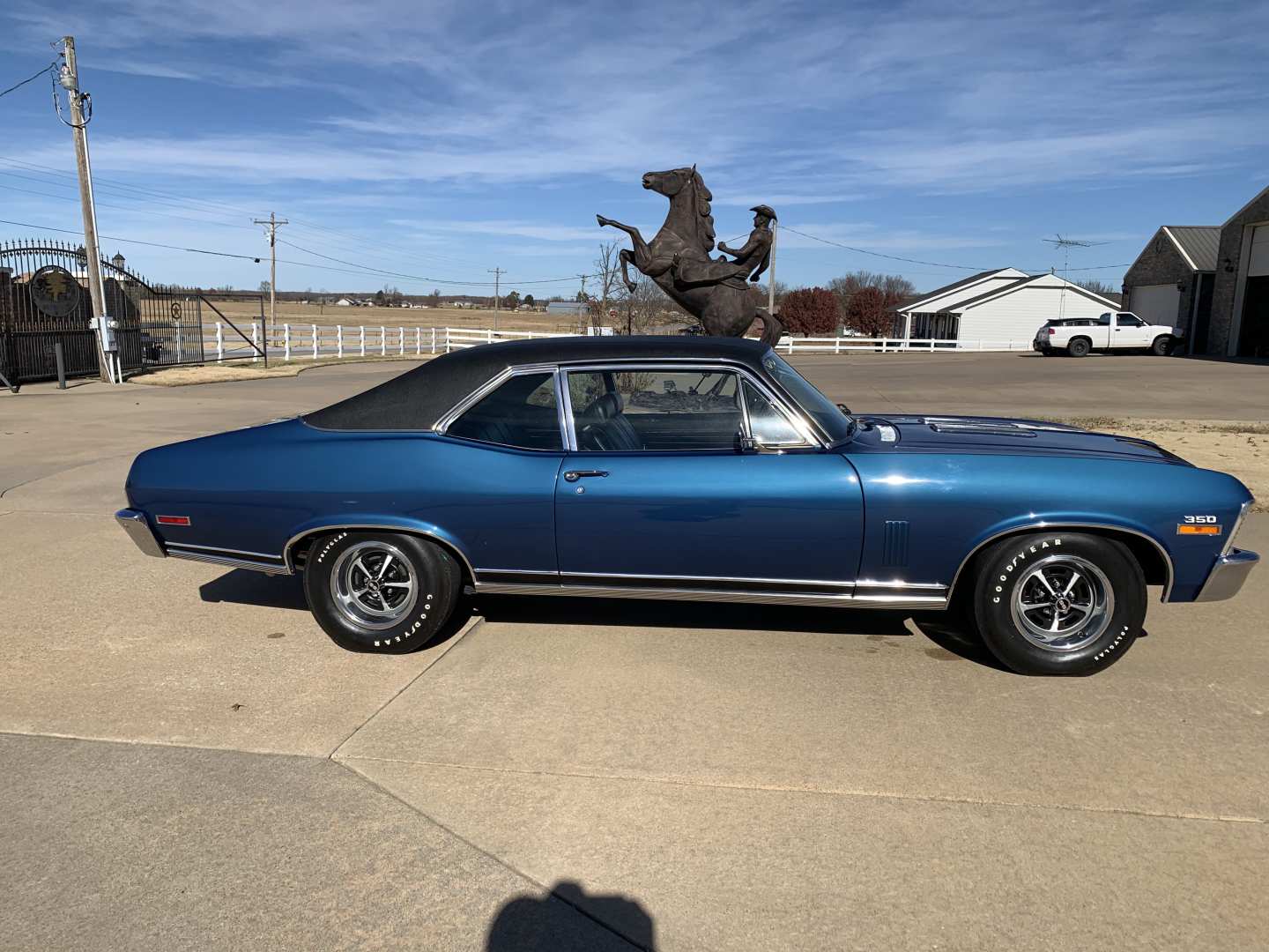 2nd Image of a 1970 CHEVROLET NOVA