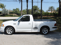 Image 2 of 27 of a 1999 FORD F-150 LIGHTNNG