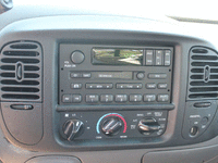 Image 18 of 27 of a 1999 FORD F-150 LIGHTNNG