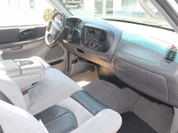 Image 19 of 27 of a 1999 FORD F-150 LIGHTNNG