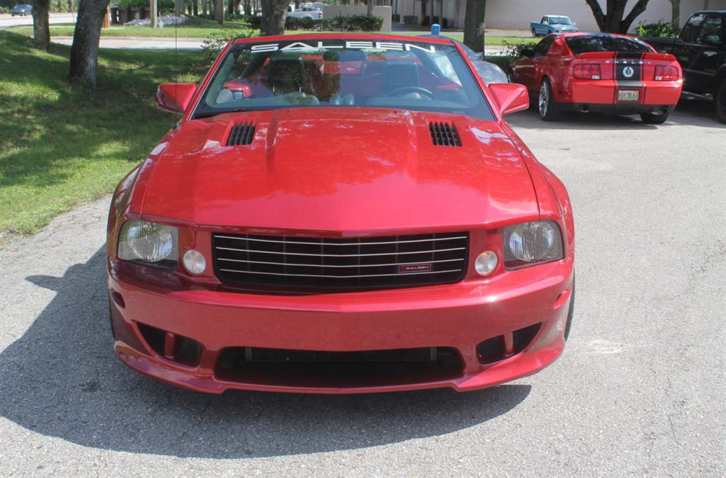2nd Image of a 2006 FORD MUSTANG GT