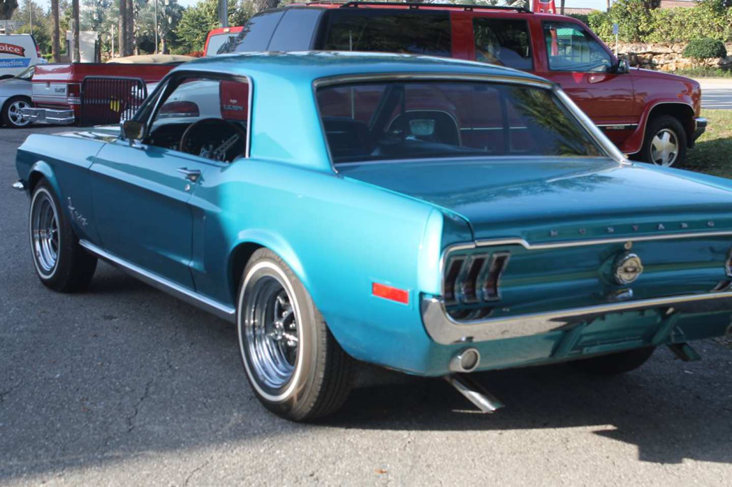 3rd Image of a 1968 FORD MUSTANG