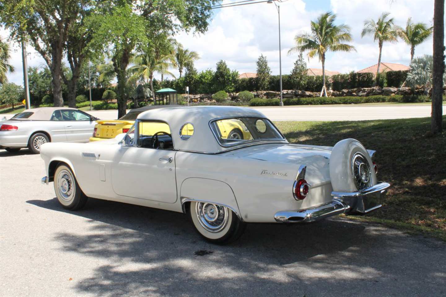 1st Image of a 1956 FORD THUNDERBIRD