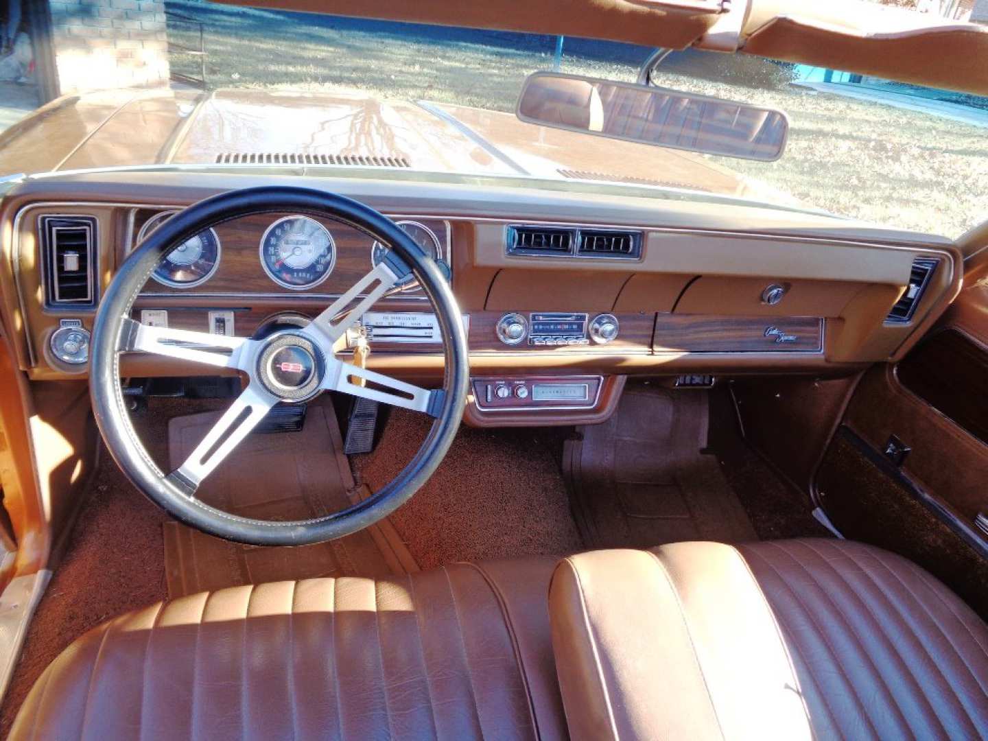 3rd Image of a 1972 OLDSMOBILE CUTLASS