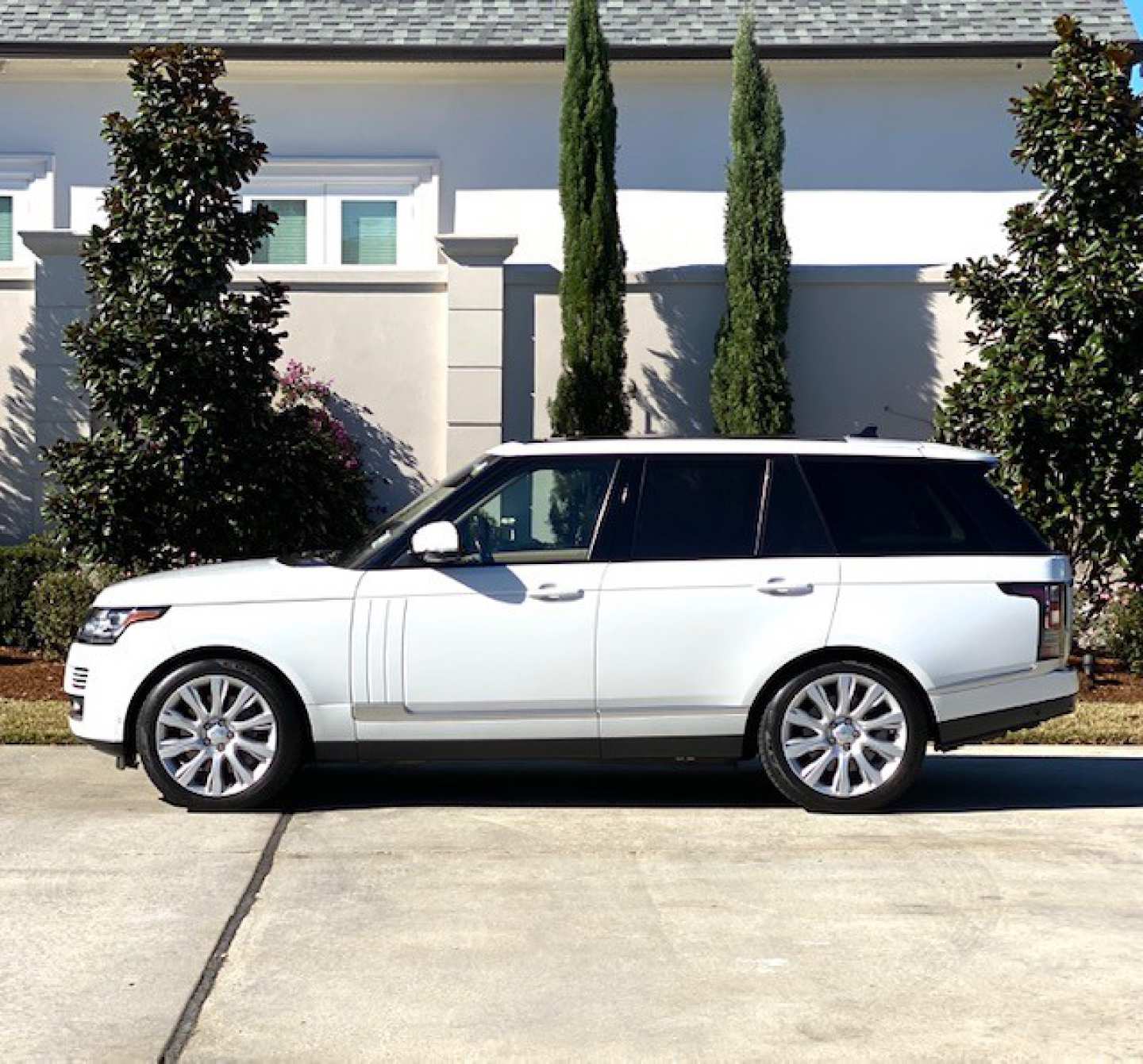 4th Image of a 2016 LAND ROVER RANGE ROVER SUPERCHARGED