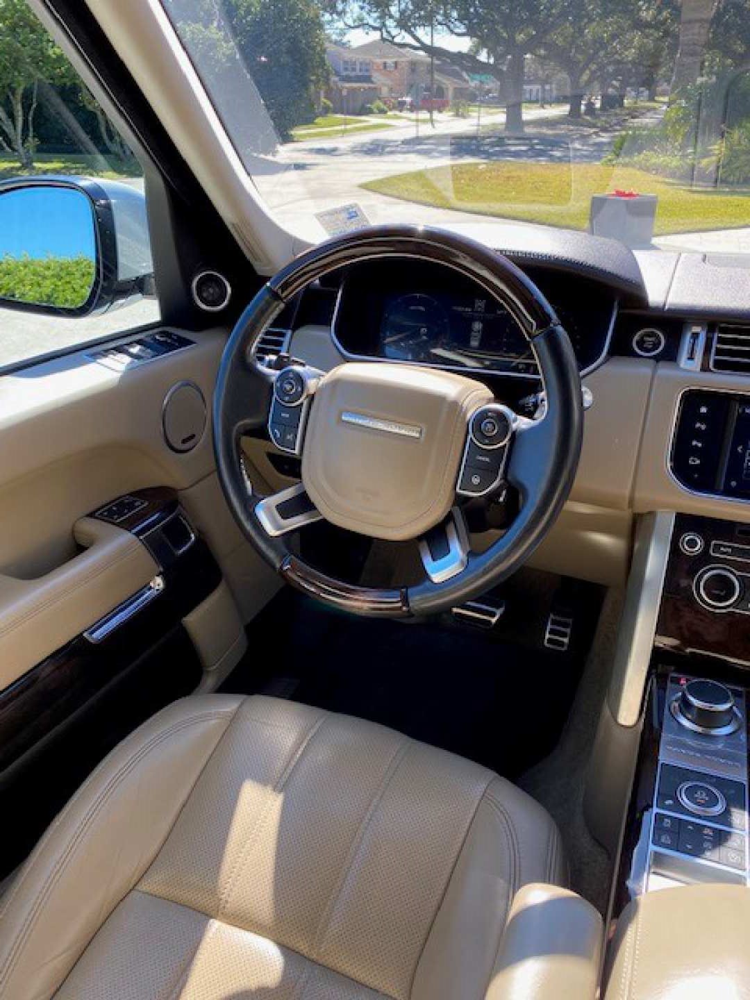 5th Image of a 2016 LAND ROVER RANGE ROVER SUPERCHARGED