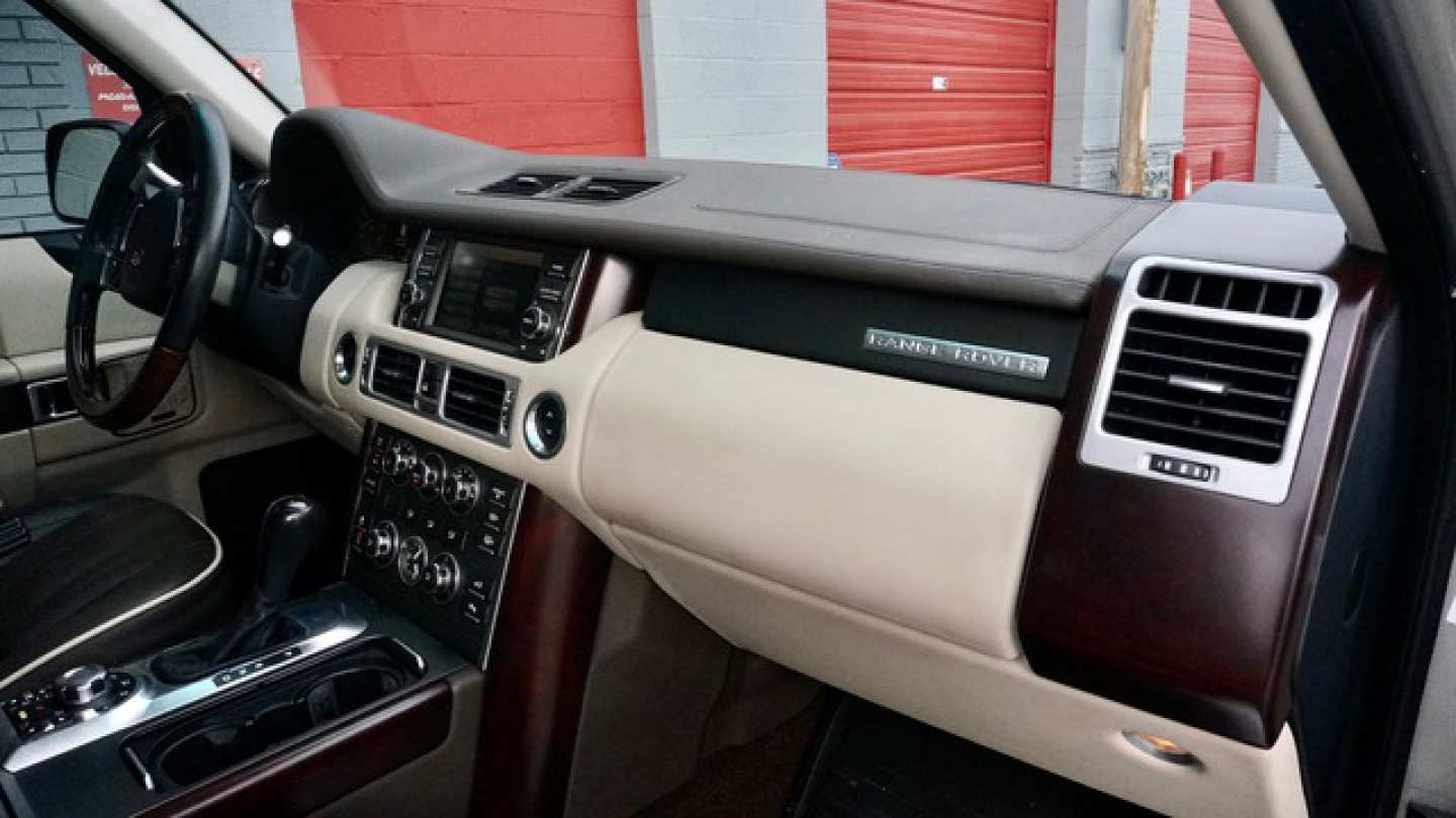 8th Image of a 2010 LAND ROVER RANGE ROVER HSE W/LUXURY PACK