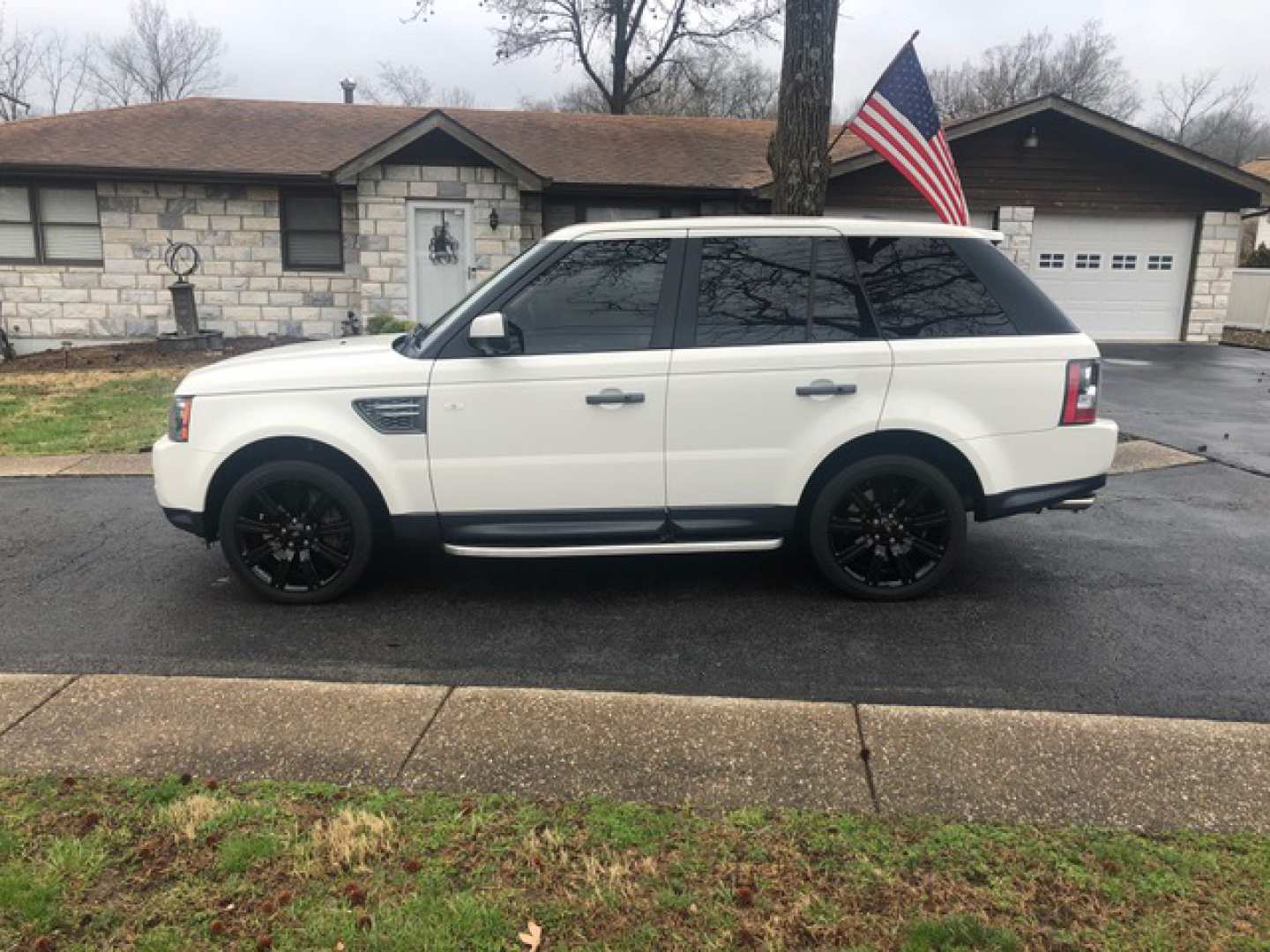 3rd Image of a 2010 LAND ROVER RANGE ROVER SPORT SC