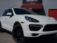 Image 5 of 16 of a 2012 PORSCHE CAYENNE TURBO