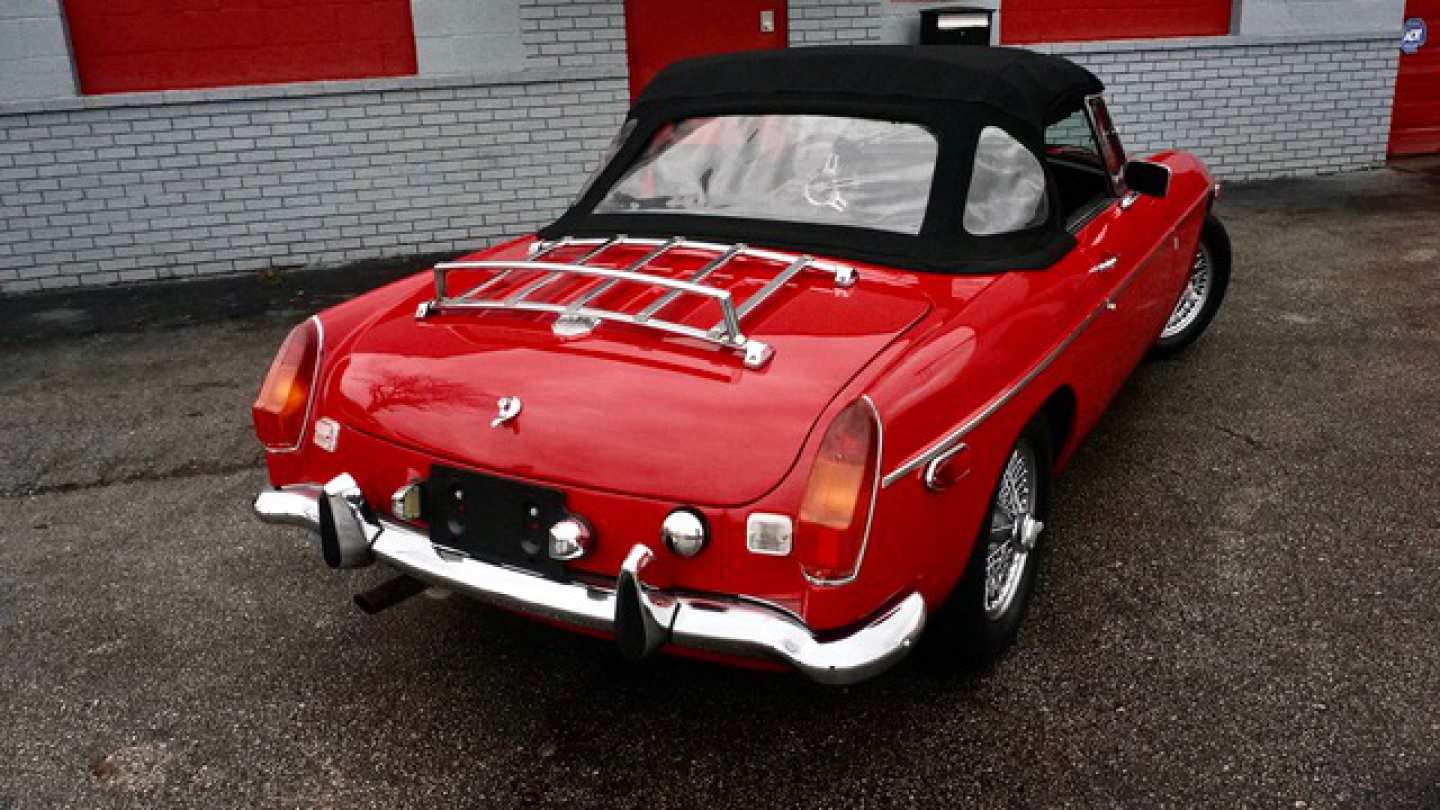 2nd Image of a 1976 MGB ROADSTER