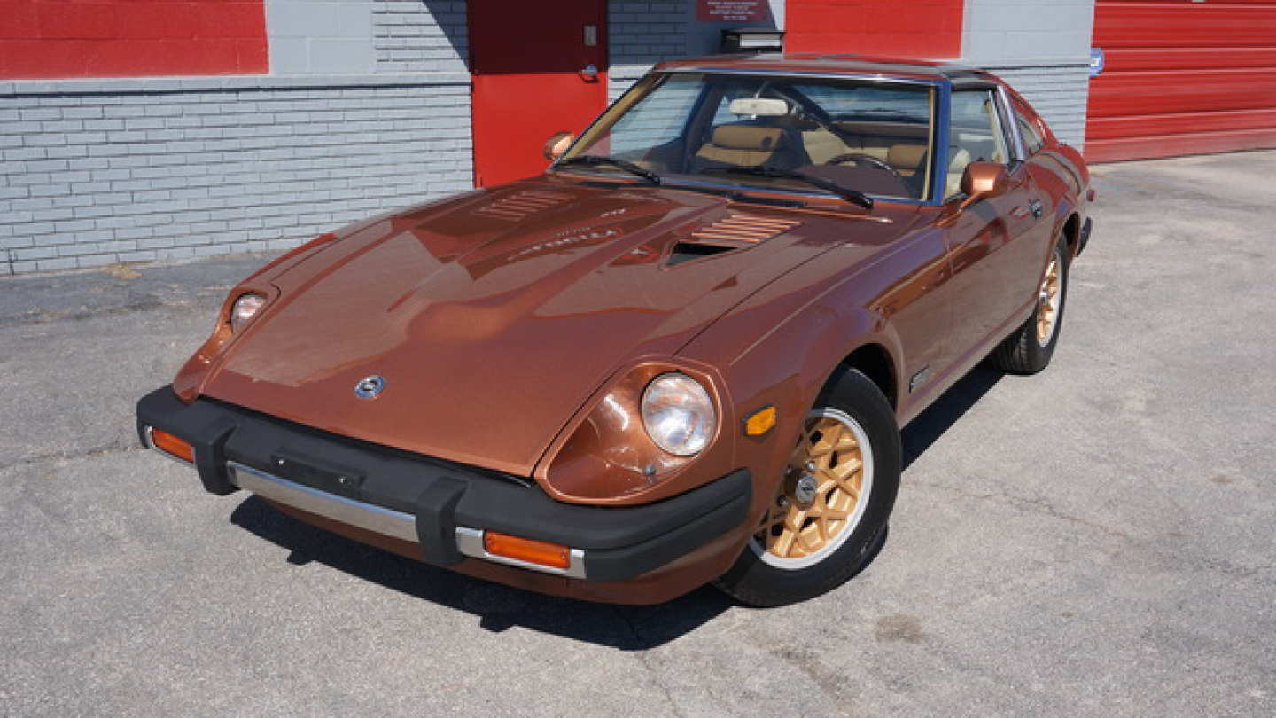 2nd Image of a 1981 NISSAN 280ZX
