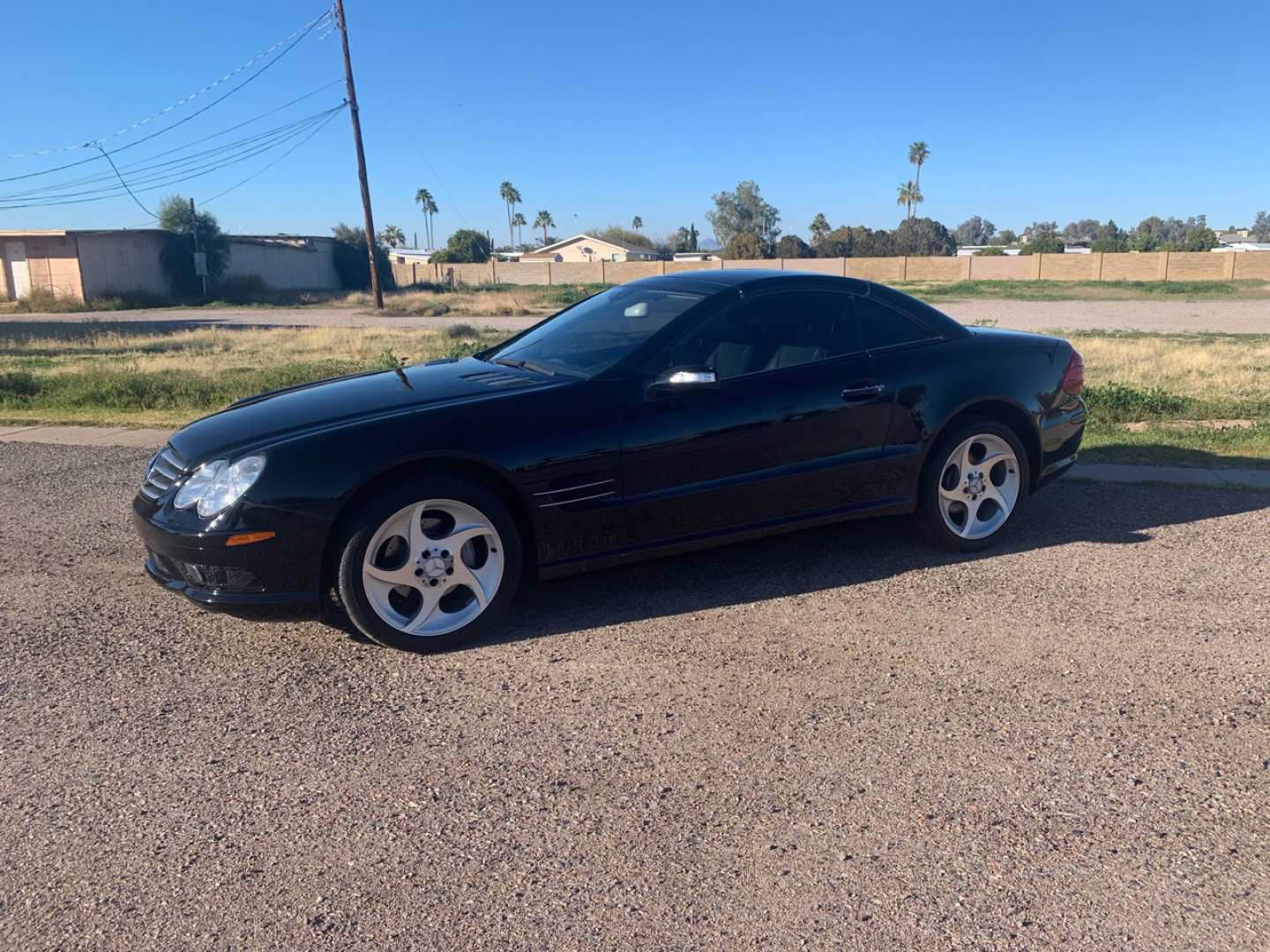 2nd Image of a 2005 MERCEDES-BENZ SL 500